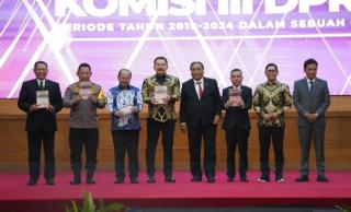 Jaksa Agung ST Burhanudin Ucapan Selamat& Sukses Kepada Komisi III DPR RI, Ada Apa?