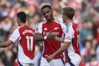 Arsenal Permak Leicester City dengan Skor 4-2