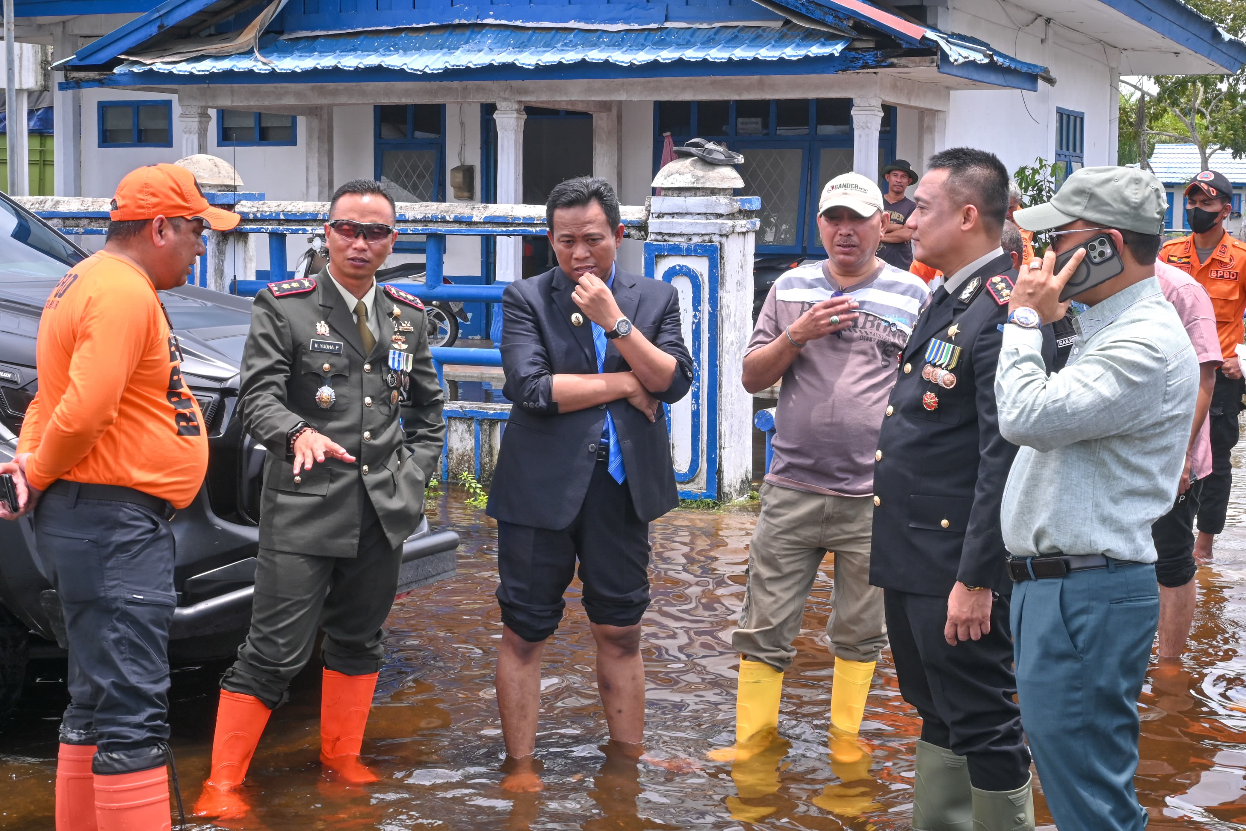 Intensitas Curah Hujan Tinggi, Plt. Bupati Rohil dan Forkopimda Tinjau Lokasi Terdampak BanjirÂ 