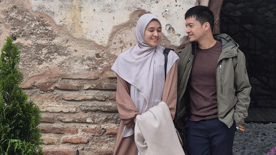 Dhini Aminarti Kuatkan Dimas Seto Usai Terseret Isu Selingkuh dengan Paula Verhoeven