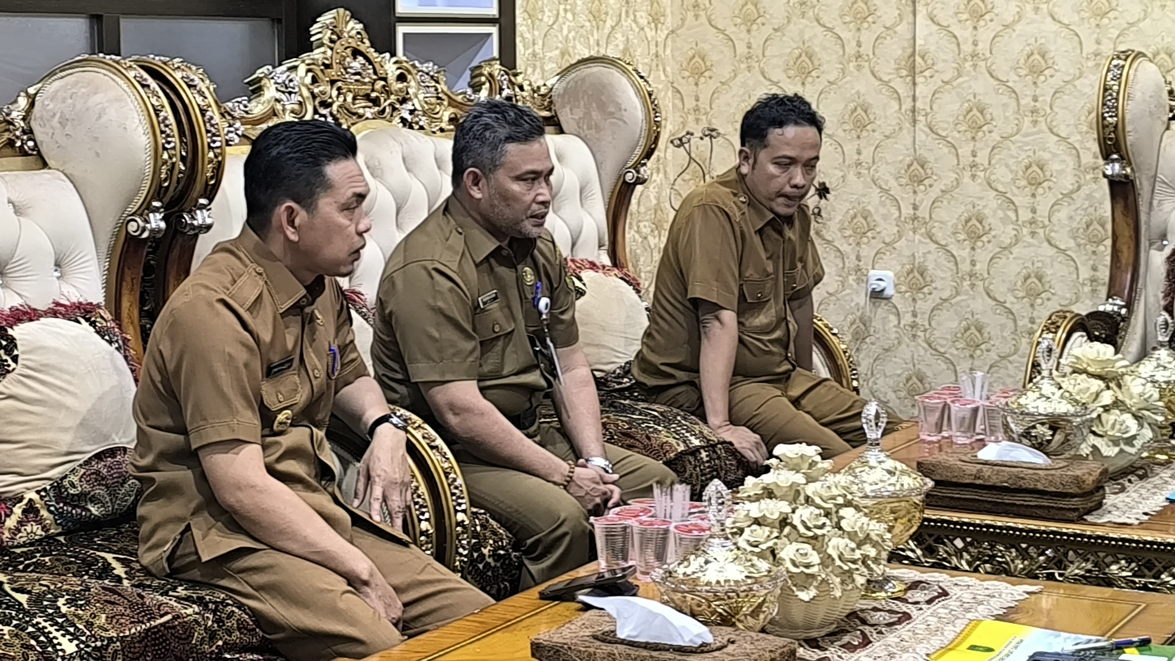 Pj Bupati Erisman Yahya Pimpin Rapat Kelanjutan Pembangunan Islamic Center di Tembilahan