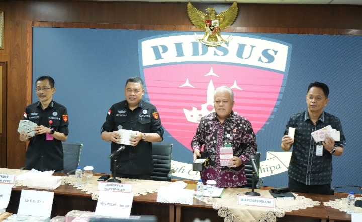 Mantan Pejabat Tinggi Mahkamah Agung Jadi Tersangka, Rumahnya Digeledah Kejagung 