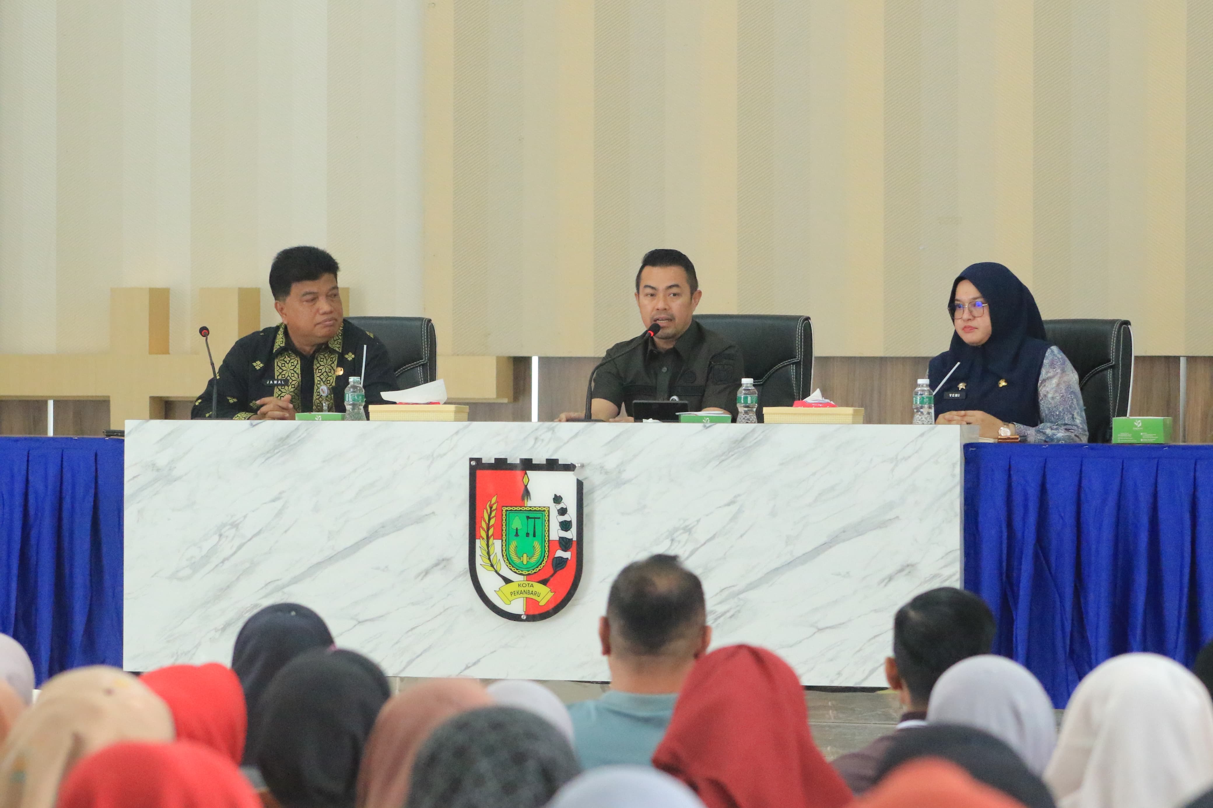 Pj Wako Bahas Persiapan Program Makan Bergizi Gratis saat Kunjungi Disdik Pekanbaru