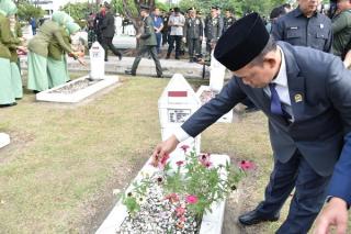Pimpinan DPRD Pekanbaru Sementara Bersama Forkopimda Ikuti Upacara Ziarah Nasional Peringatan HUT Ke