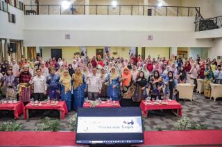 Ratusan Guru Mulok Ikuti Pelatihan Pembuatan Tanjak Â Â 