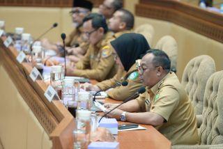 Pj Gubri Rapat Dengar Pendapat Dengan Komisi II DPR RI Bahas Pilkada Serentak 2024