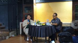 Pj Bupati Inhil Ngopi Santai Bersama Wartawan, Angkat Tema Pemilukada Damai