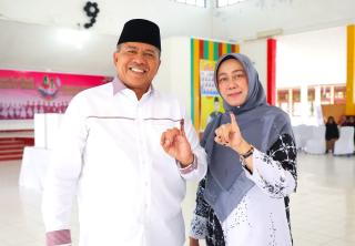 Usai Gunakan Hak Pilih, Bupati Alfedri Harap Partisipasi Pemilih Meningkat