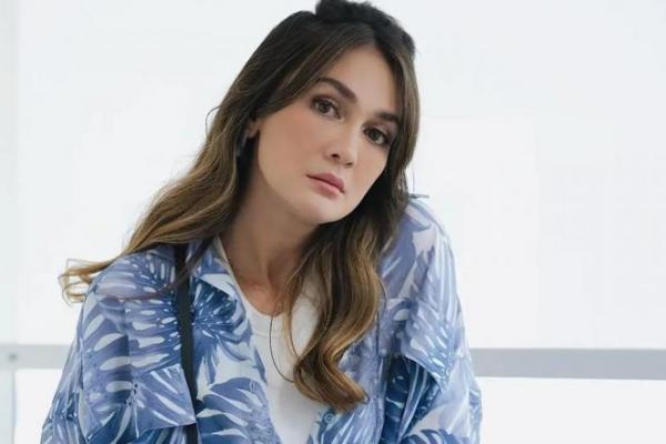 Satu Acara dengan Lisa BLACKPINK, Kecantikan Luna Maya jadi Sorotan