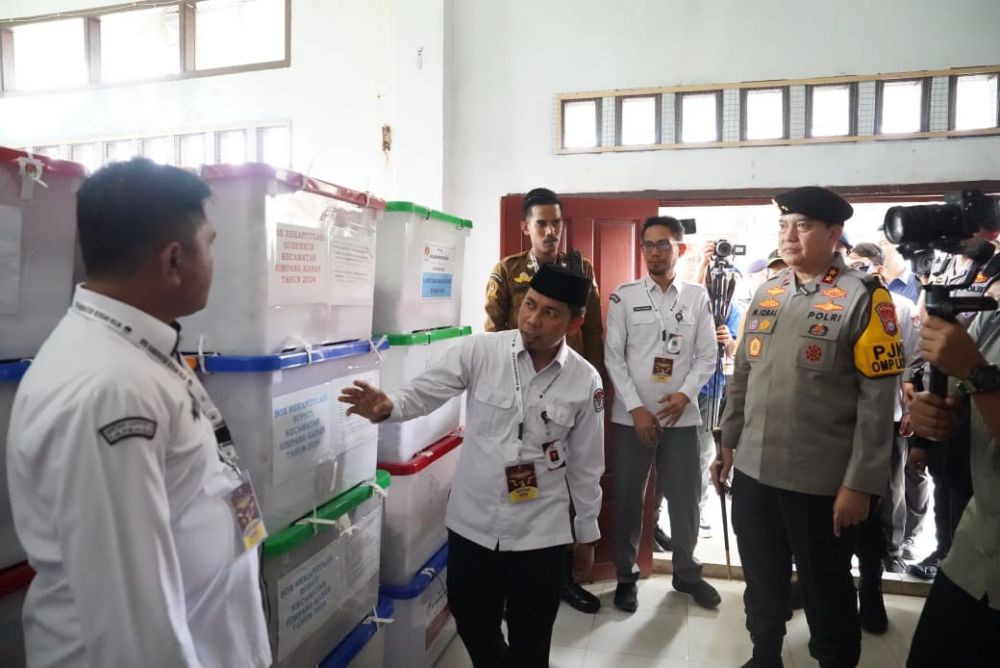 Kapolda Riau Tinjau Rapat Pleno Pilkada Rokan Hilir