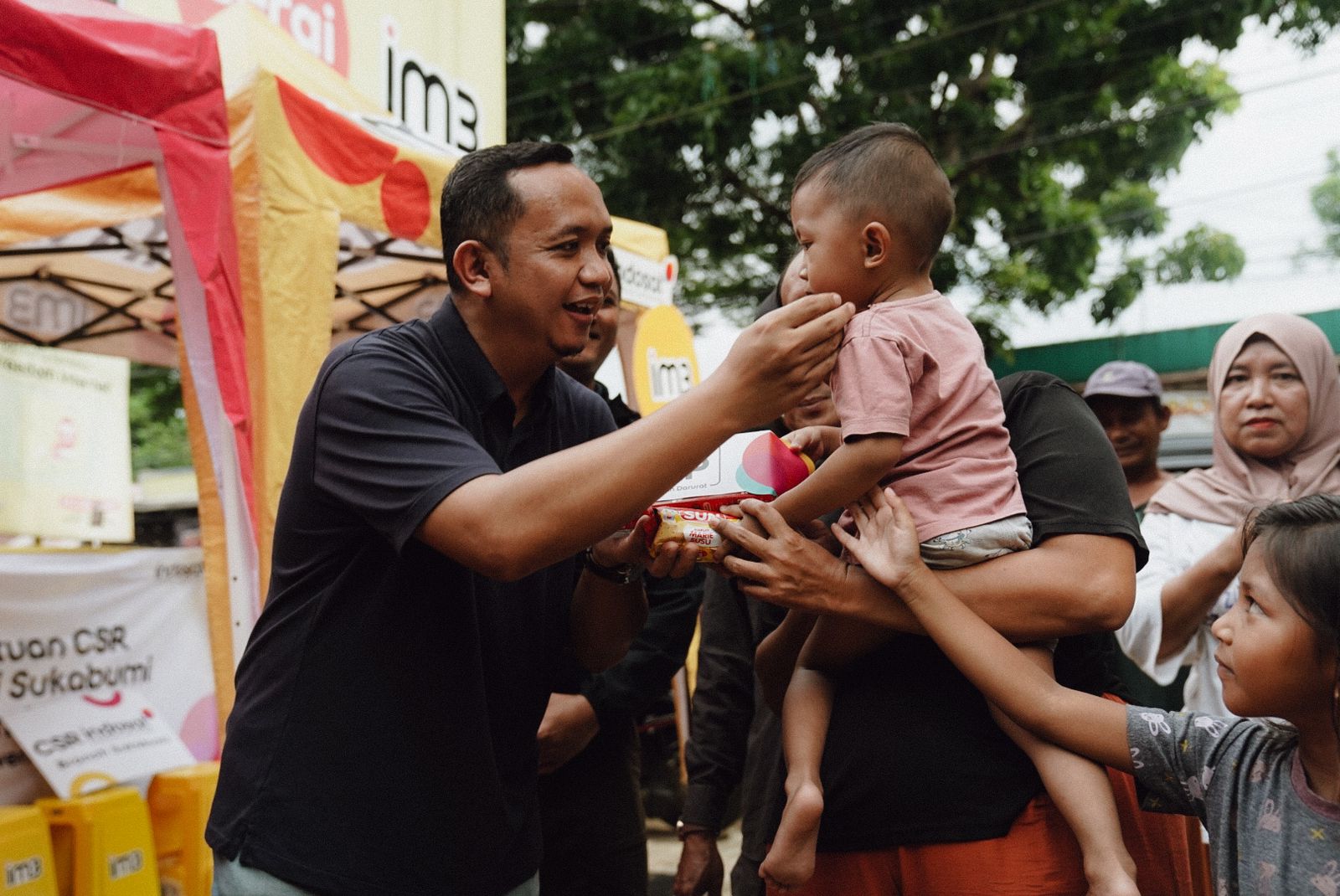 Tanggap Darurat Bencana Alam di Sukabumi, Indosat Turun Tangan Salurkan Bantuan Kemanusiaan