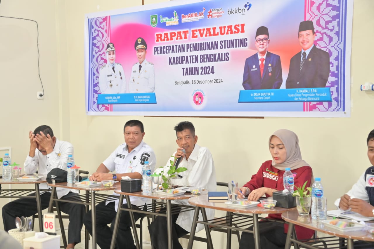 Bupati Kasmarni Hadiri Rapat Evaluasi Percepatan Penurunan Stunting