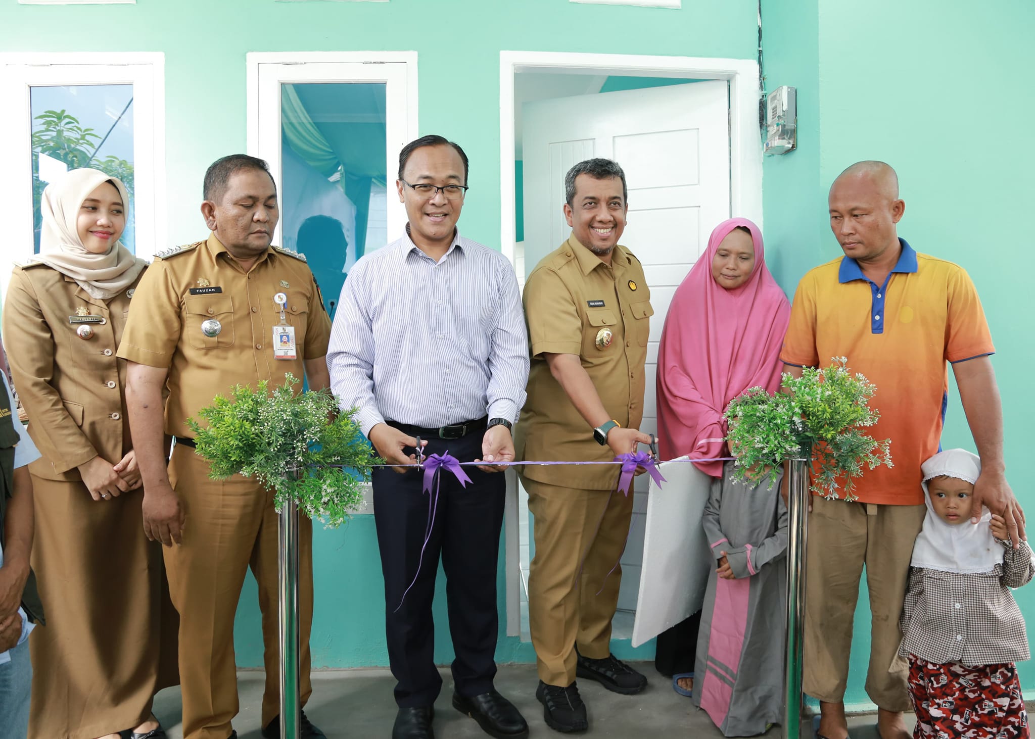 Pj Wako Pekanbaru Resmikan Rumah Dalam Program Bedah Rumah CSR Angkasa Pura Indonesia