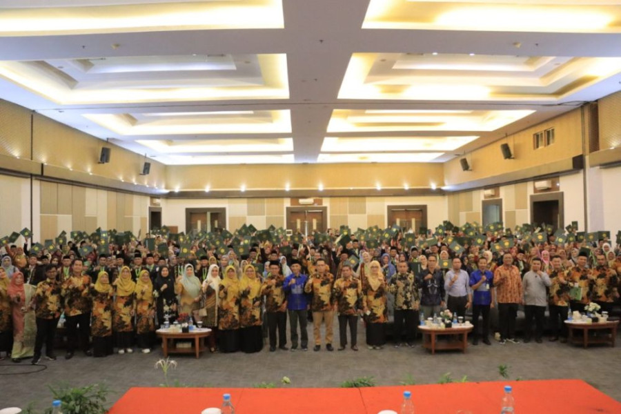 LPTK Fakultas Tarbiyah dan Keguruan UIN Suska Riau Kukuhkan 384 Guru Profesional