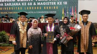 Wakil Ketua DPRD Azwendi Raih Gelar Magister Manajemen dari Pascasarjana Unilak
