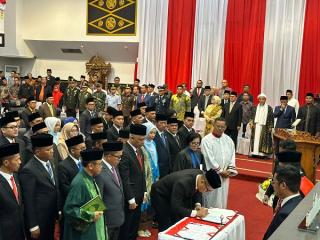 50 Anggota DPRD Kota Pekanbaru Resmi Dilantik