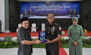 Pimpinan DPRD Kota Pekanbaru Hadiri Upacara Sertijab Komandan Arhanud 13/PBY