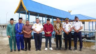 Pj Bupati Erisman Resmikan Dermaga Apung Pelabuhan Parit 21