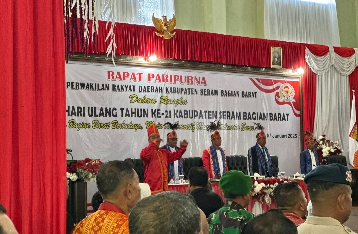 Plt Kajari Bambang Heripurwanto SH.,MH., Hadiri Rapat Paripurna HUT Kabupaten SBB ke - 21