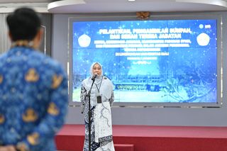 Rektor Unri Lantik dan Ambil Sumpah 13 Pejabat Baru