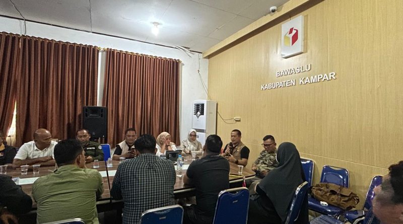 Amiruddin Sijaya Pimpin Rakernis Kehumasan Bawaslu Riau di Kabupaten KamparÂ 