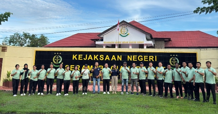 Plt Kajari Seram Bagian Barat dan Jajaran Mengikuti Gerakan Masyarakat Hidup Sehat