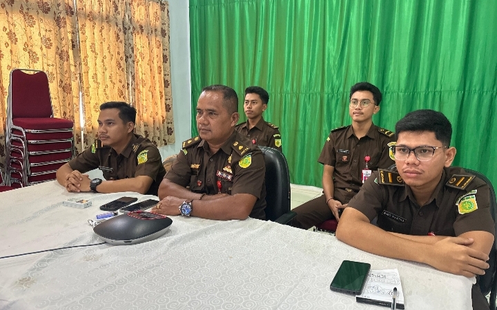 Optimalkan Kinerja, Kasi Pidsus Kejari SBB Mengikuti Zoom Sosialisasi Aplikasi SIMPLEMONEV