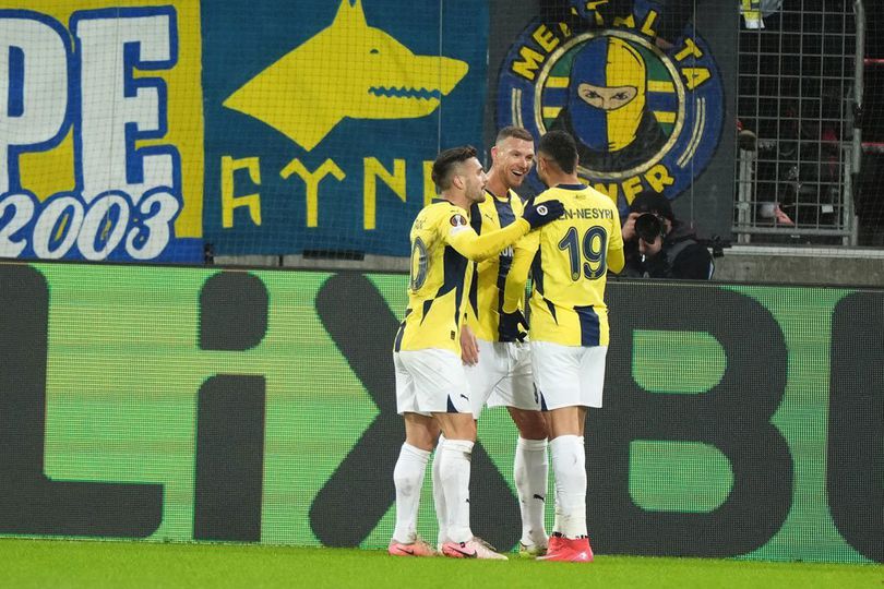 Jose Mourinho Absen Karena Sanksi, Fenerbahce Imbang 2-2 Lawan Midtjylland