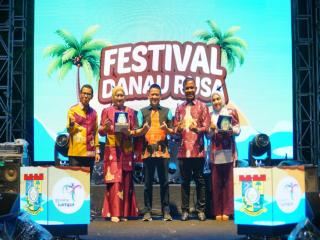 Pj Bupati Kampar Tutup Secara Resmi Festival Danau Rusa 2024
