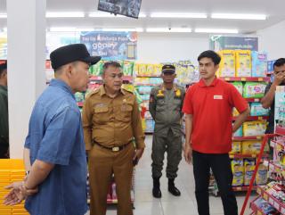 Pj Bupati Erisman Yahya Sidak Swalayan, Tegaskan Dukungan untuk Produk UMKM Lokal