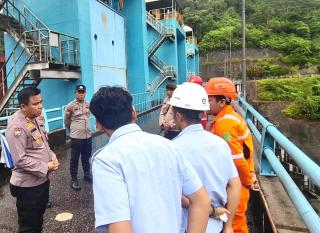 Elevasi Waduk Koto Panjang Capai 83,46 Mdpl, Pintu Spillway Dibuka Lebar