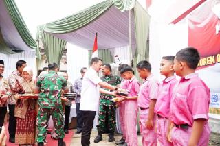 Pj Bupati Dampingi Danrem 031/WB Pencanangan Makan Siang Bergizi di Kabupaten Kampar