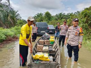 Polri dan Masyarakat Bersatu Hadapi Bencana Banjir Kampar Kiri Hilir