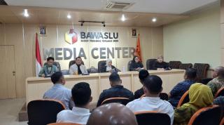 Tunaikan Kewajiban, Bawaslu se-Riau serahkan Laporan Kehumasan Tahun 2024 Ke Bawaslu RI