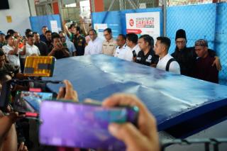 Gubernur Riau Sambut Jenazah Basri, PMI Korban Penembakan