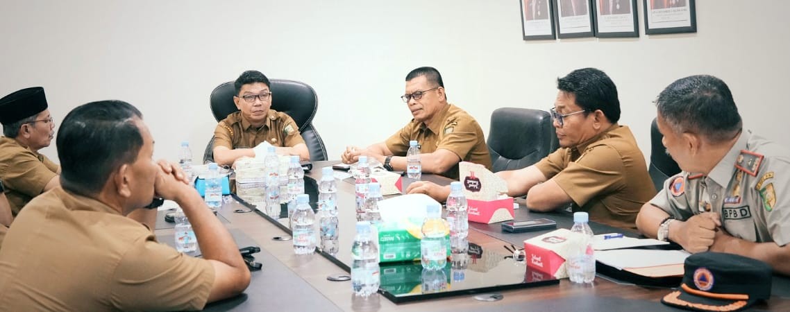 Pimpin Rapat Teknis, Pj Sekda Kuansing Siapkan Langkah Konkret Penanggulangan Banjir di Desa Petapah