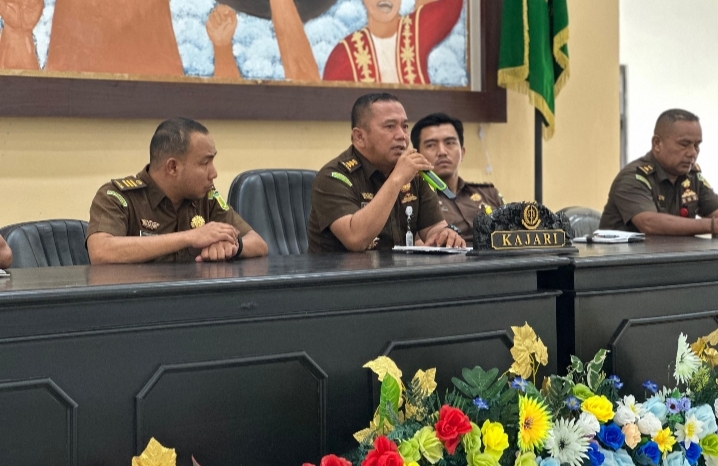 Plt Kajari SBB Pimpin Paripurna Monev Capaian Kinerja Triwulan I