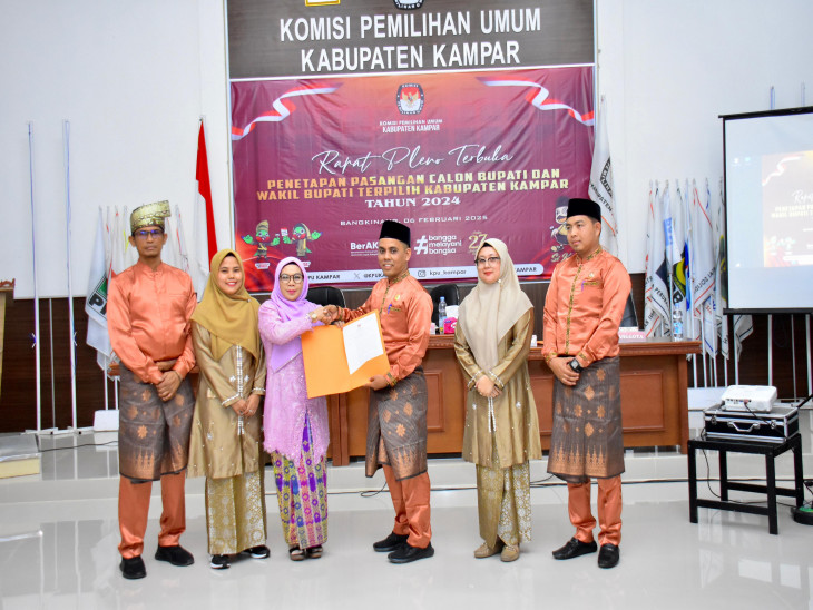 Pleno Terbuka KPU Tetapkan Bupati/Wakil Bupati Kampar 2025-2030 Ahmad Yuzar dan Misharti