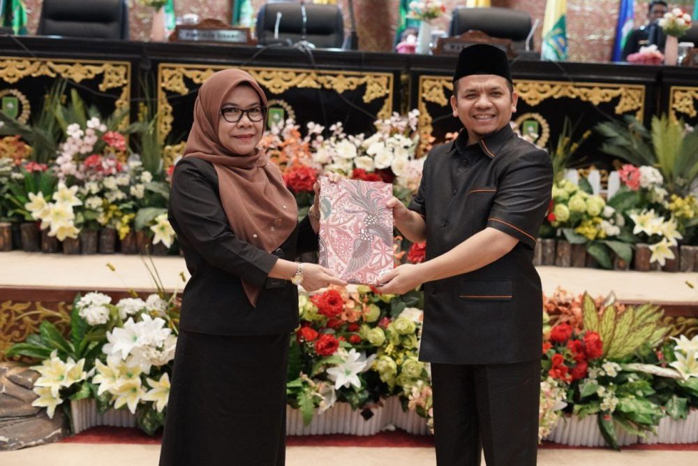 Rapat Paripurna, Pemprov Riau Terima Hasil Reses Persidangan IÂ
