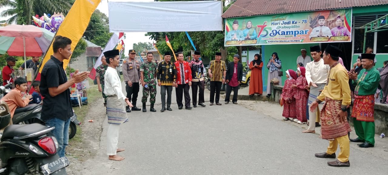 Pj Bupati Kampar Buka Kegiatan Bakela, Santunan Anak Yatim, MTQ, dan Pacu Tongkang