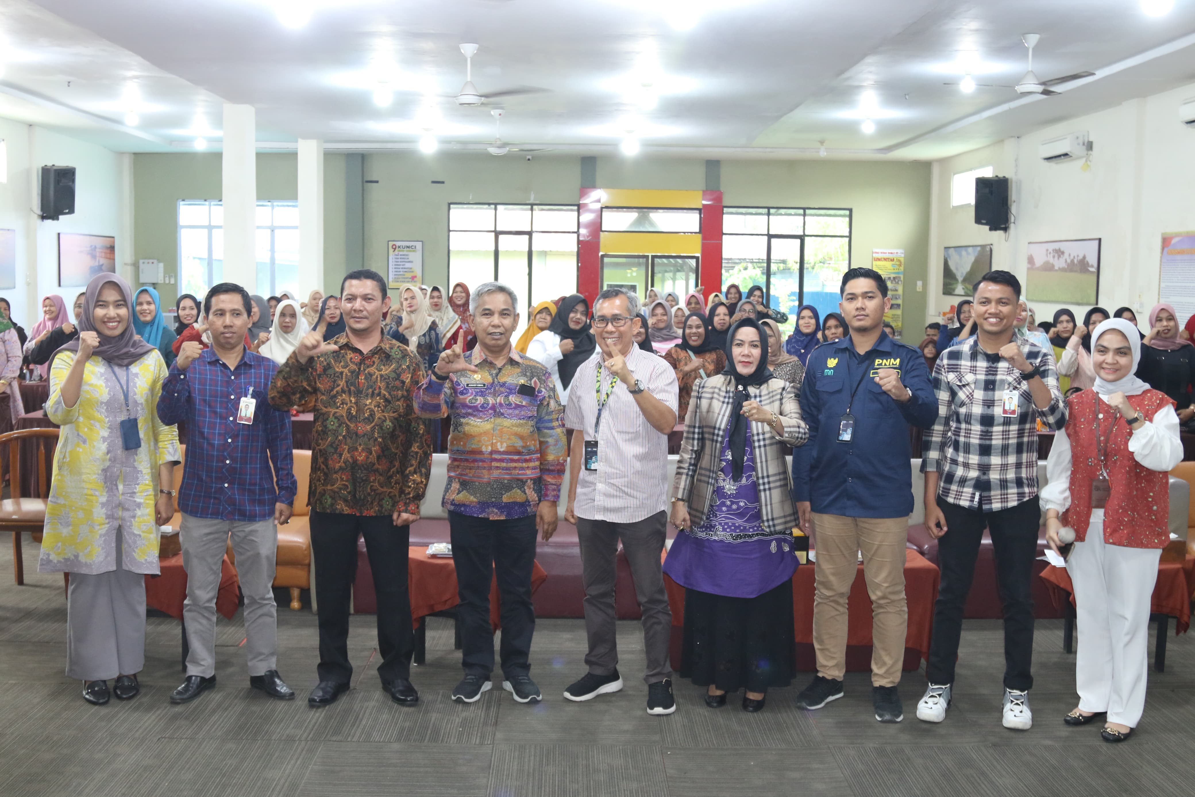 OJK Riau dan TPAKD Inhil Beri Edukasi dan Literasi Keuangan bagi Guru Honor dan IRT