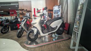 Tips #Cari_aman Berkendara Sepeda Motor Listrik