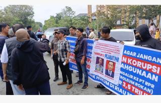 Desak APH Usut Dugaan Korupsi PT PHR, Kunker Komisi III DPR RI ke Mapolda Riau Diwarnai Aksi Demo Ma