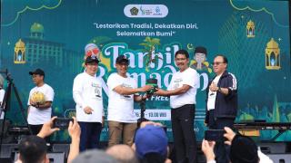 Tarhib Ramadan, Kemenag Bagikan Al-Qurâ€™an dan Bibit Pohon untuk Pelestarian Lingkungan