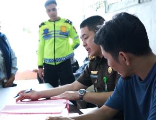 Tersangka Kecelakaan Maut Tewaskan Satu Keluarga di Hangtuah Diserahkan ke Jaksa