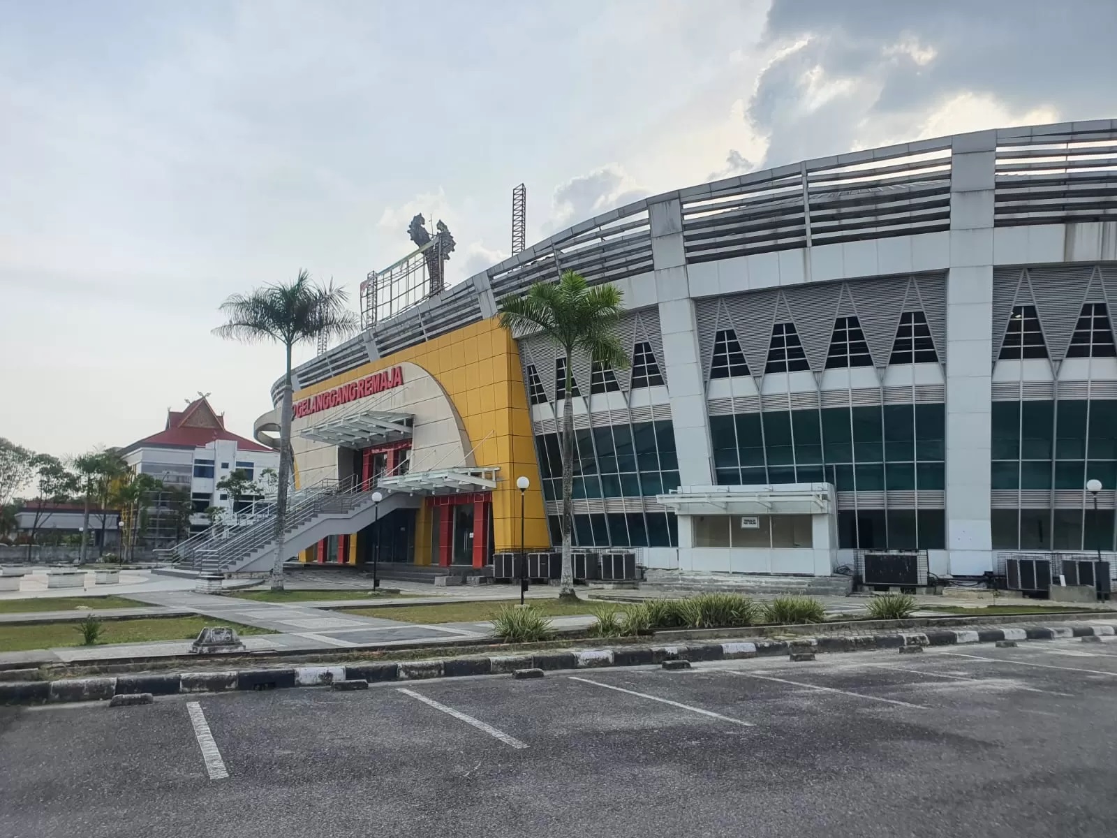 Pemprov Riau Targetkan Rp1 Miliar Pendapatan dari Venue Olahraga di 2025