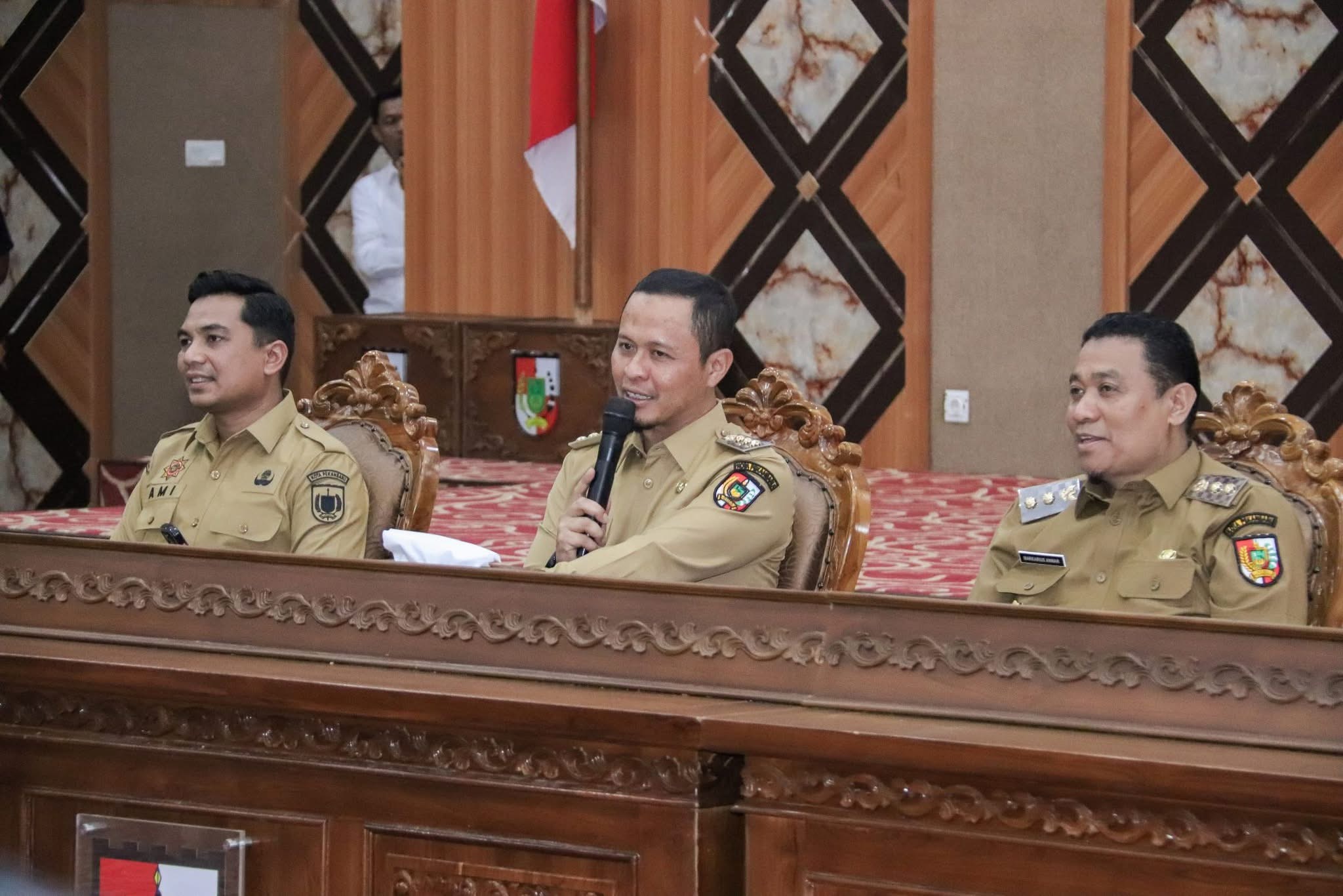 Wali Kota Pekanbaru Dorong Penanganan Banjir dan Optimalisasi Pengangkutan Sampah