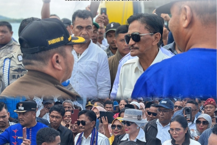 Bupati dan Wabup SBB Pulang dari Retret Disambut Kajari dan ForkopimdaÂ 