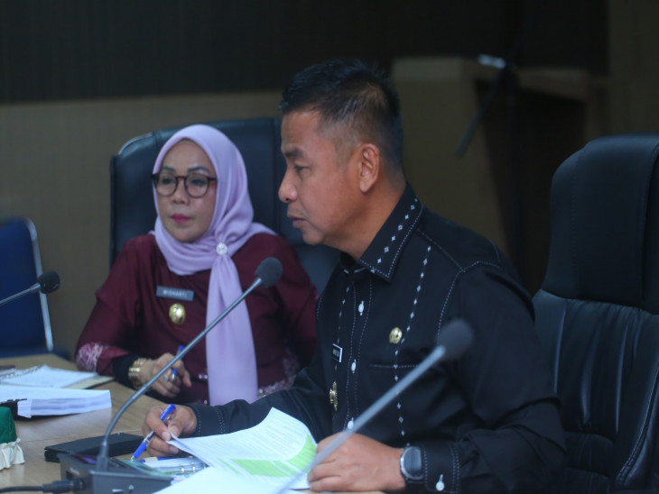 Bupati Kampar Pimpin Rapat Pembahasan Lanjutan Penyesuaian Pendapatan dan Efisiensi APBD 2025
