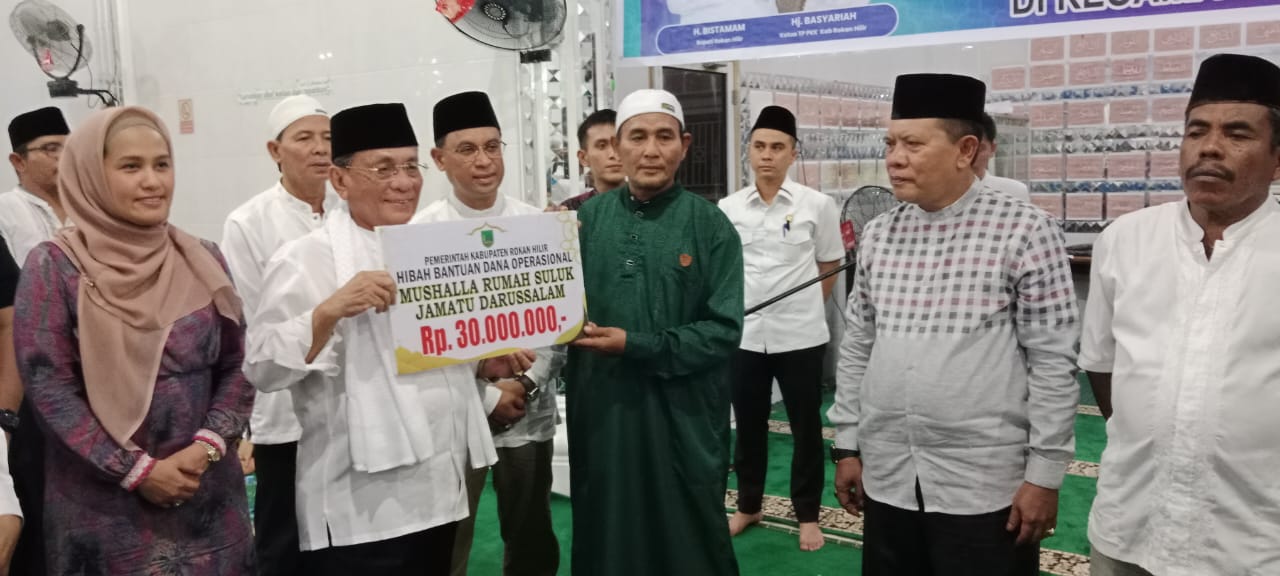 Bupati H. Bistamam dan Ketua TP PKK Hajjah Basyariah Nuzulul Quran di Rimba MelintangÂ